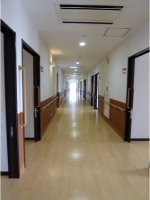 きれいな床の廊下