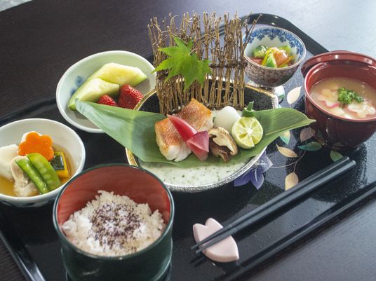 彩り豊かな和食膳