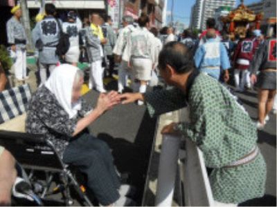 祭りの様子と利用者