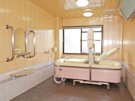 リフト付き浴室設備