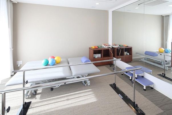 バリアフリー設計の浴室