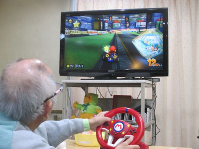 ゲームを楽しむシーン
