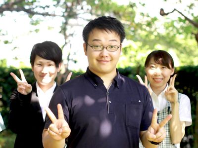 笑顔のスタッフたち