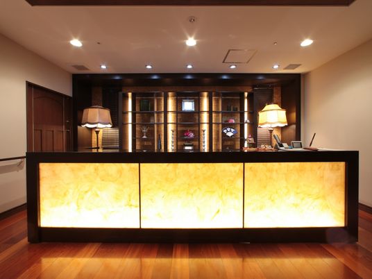 暖かい雰囲気のフロント