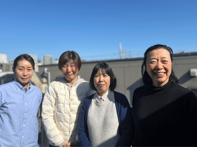 笑顔のスタッフたち スタッフイメージ 親しみやすい雰囲気のスタッフで、働きやすい環境を感じられます。新しい仲間を歓迎中です。