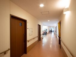 きれいな廊下と部屋の扉