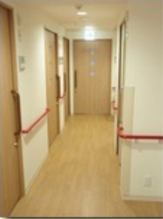 手すり付きの廊下