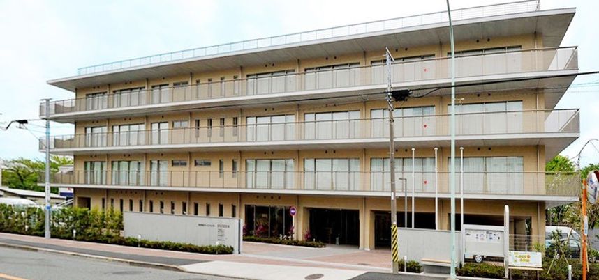 広々とした建物の外観