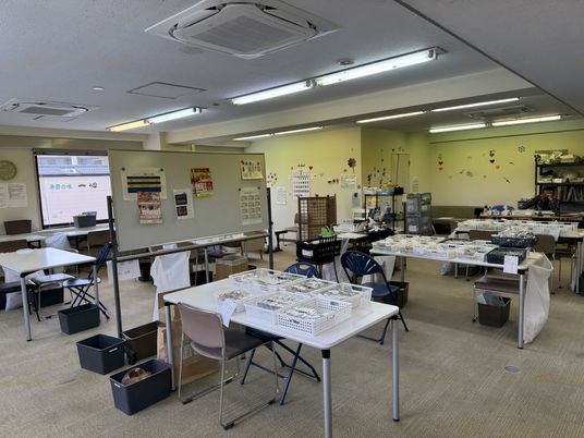 作業台のある多目的室  