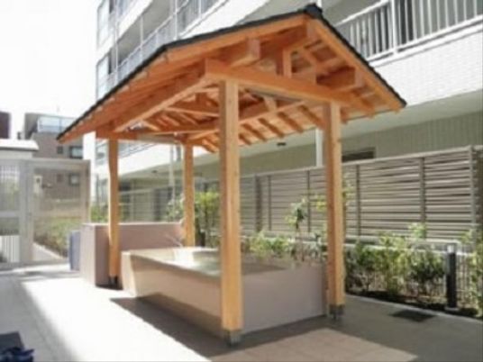 落ち着いた雰囲気の中庭