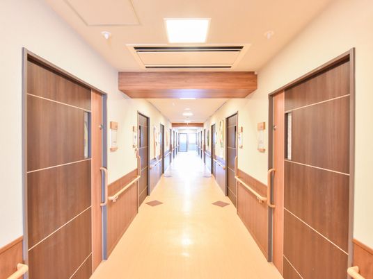 清潔感のある明るい廊下