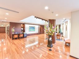 ロビーの優雅な空間