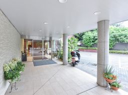 明るいエントランス