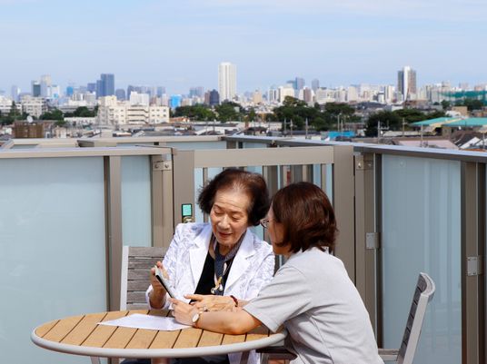 屋上の会話シーン