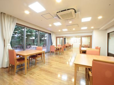 広々とした快適な食堂