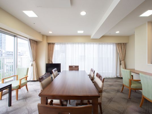 広々とした快適な食堂