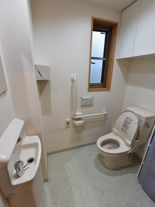 バリアフリートイレ空間