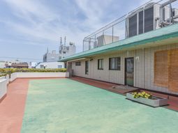 広々とした空間の屋上