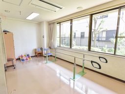 明るいリハビリスペース