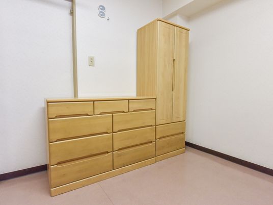 収納家具が整う居室
