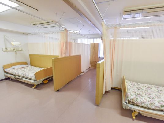 広々とした明るい居室