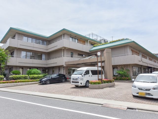 清潔感ある施設の外観 外観 清潔感のあふれる外観のある施設です。心地よい環境で、ゆとりある日々を過ごせる場所となっています。