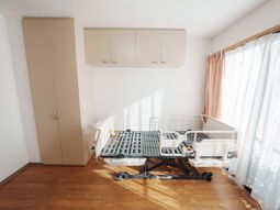 ベッドのある居室