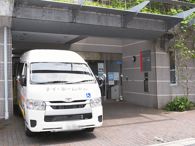 送迎車付きの玄関