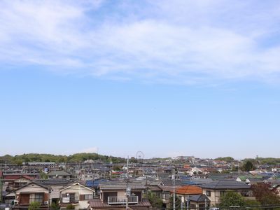 青空と街並みの景色