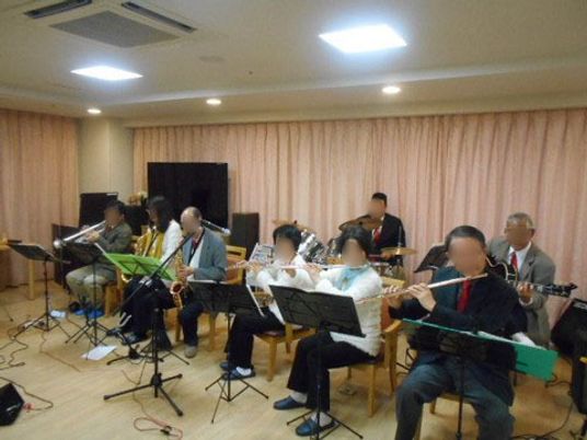 音楽演奏する集いの場