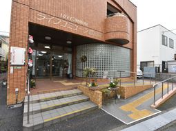 エントランス外観