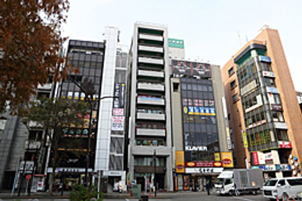 街の建物外観