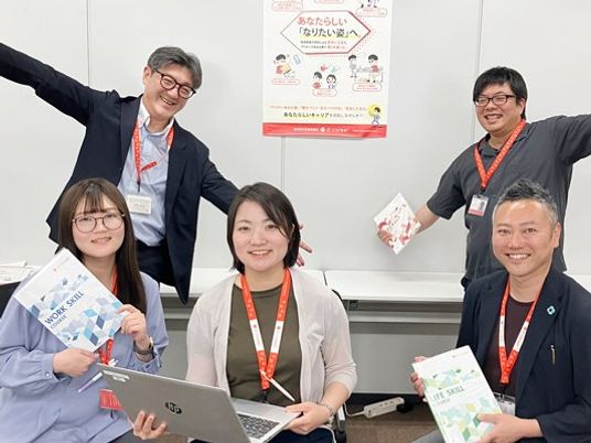 スタッフ集合の会議室  