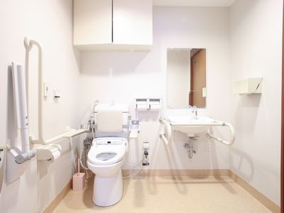 バリアフリー設計の洗面台・トイレ