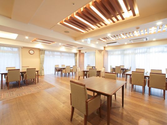 温かみのあるダイニングルーム