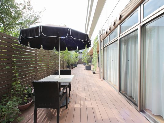 外にあるリラックススペース