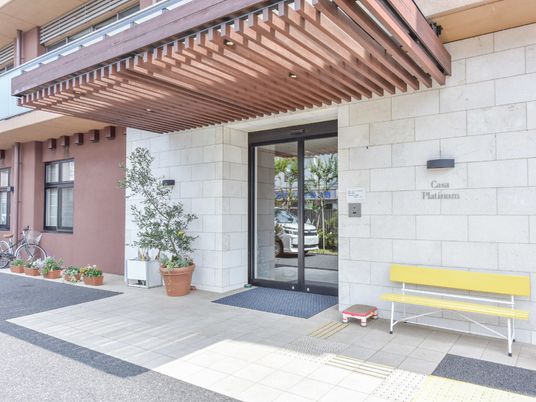 清潔感のあるエントランス