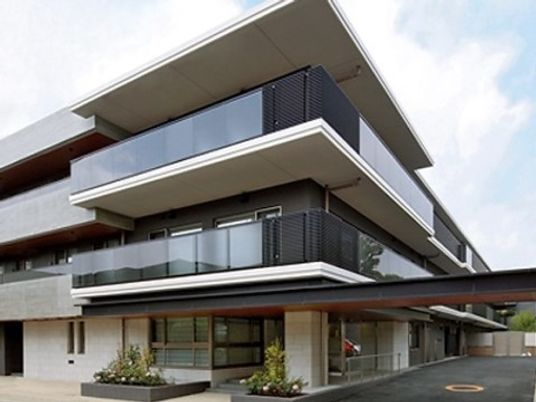 モダンな建物の外観