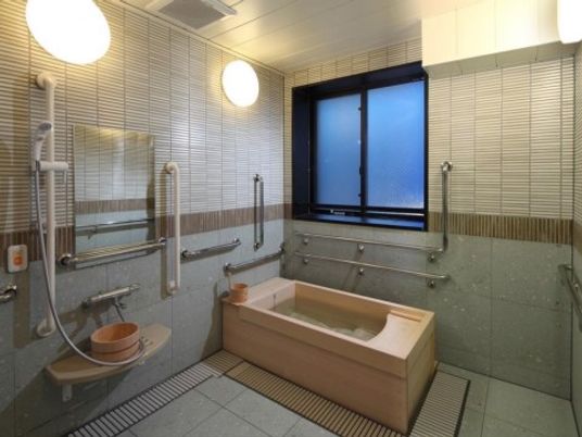 手すり付き浴室