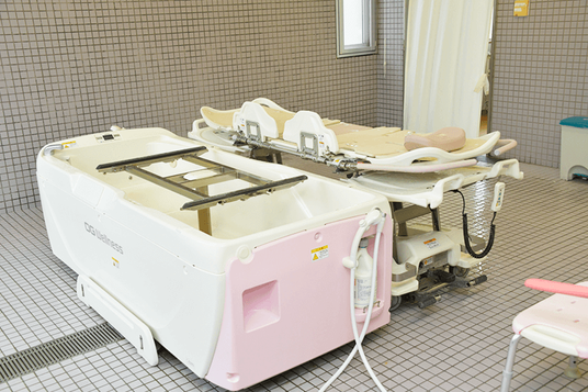機能訓練室の浴室