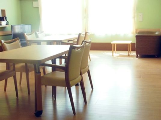 日差しの入る快適な食堂