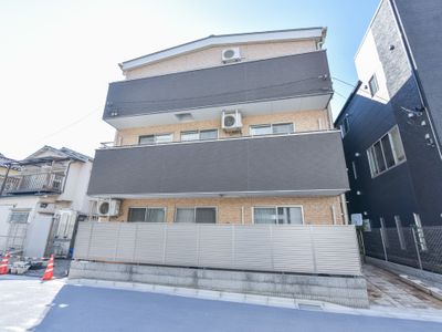 多階建て施設の外観