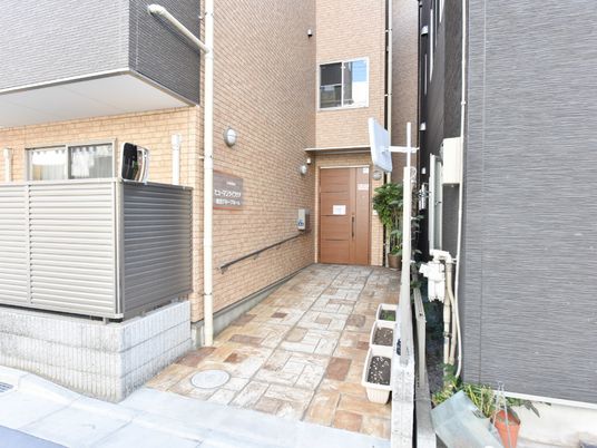 清潔なエントランス風景