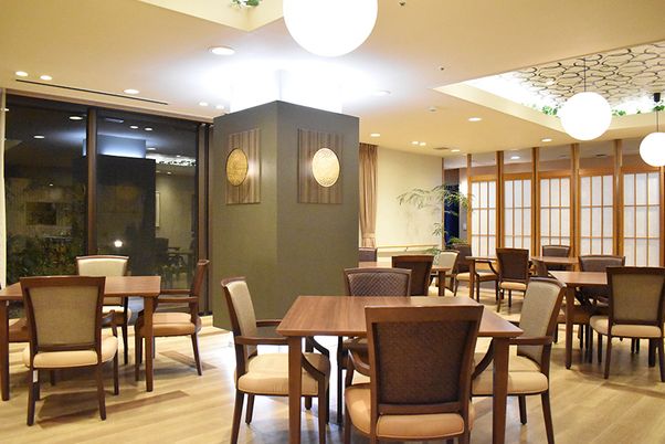 穏やかな雰囲気の食堂