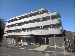 多階層のモダンな建物