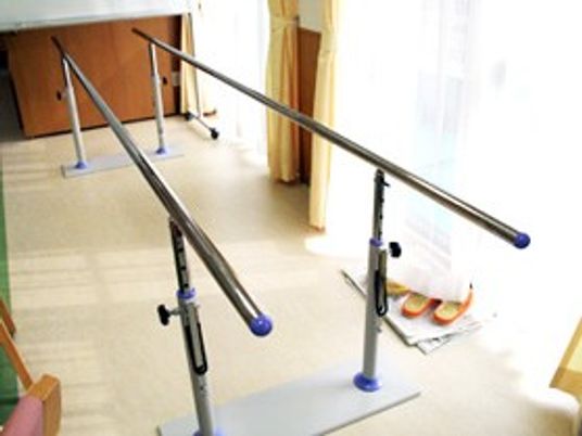 手すりのある廊下  