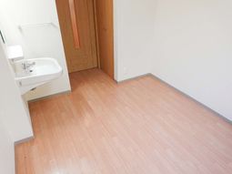 居室清掃作業場面