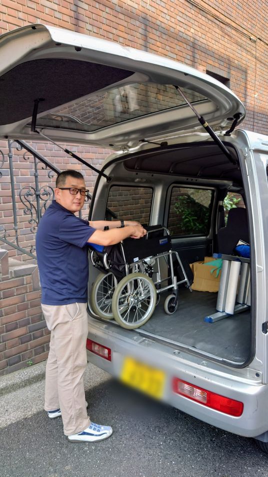 折りたたみ車いすの車載