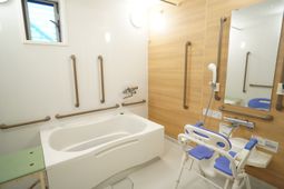 安全設計の浴室空間