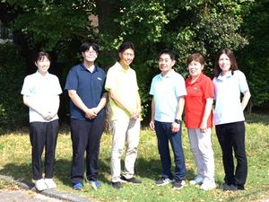 スタッフイメージの集合写真